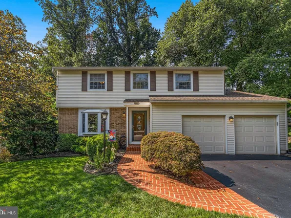 8493 Falling Leaf Rd, Springfield, VA 22153
