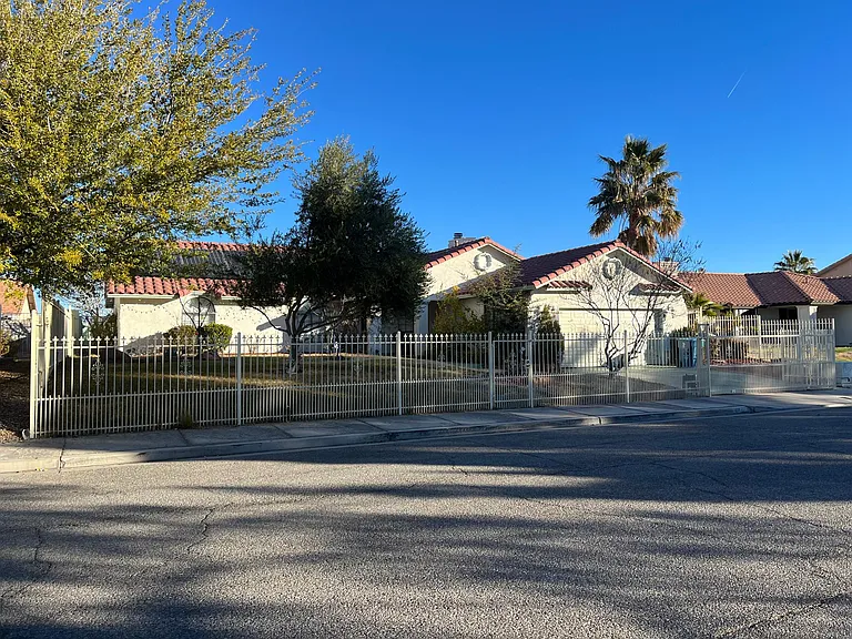 W Mesa Vista Ave — Photo 43