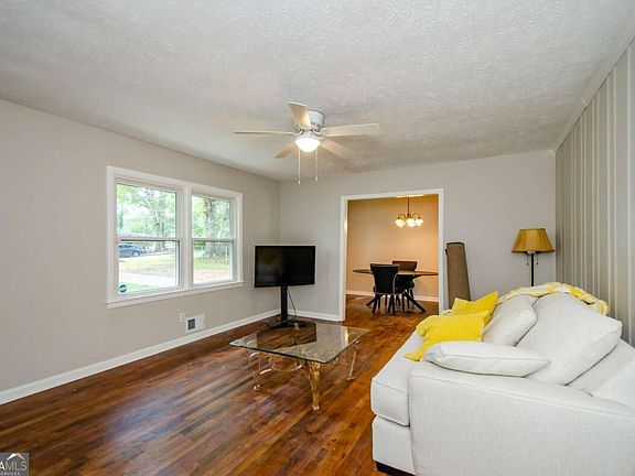 2nd image of 123 Arnold Pl