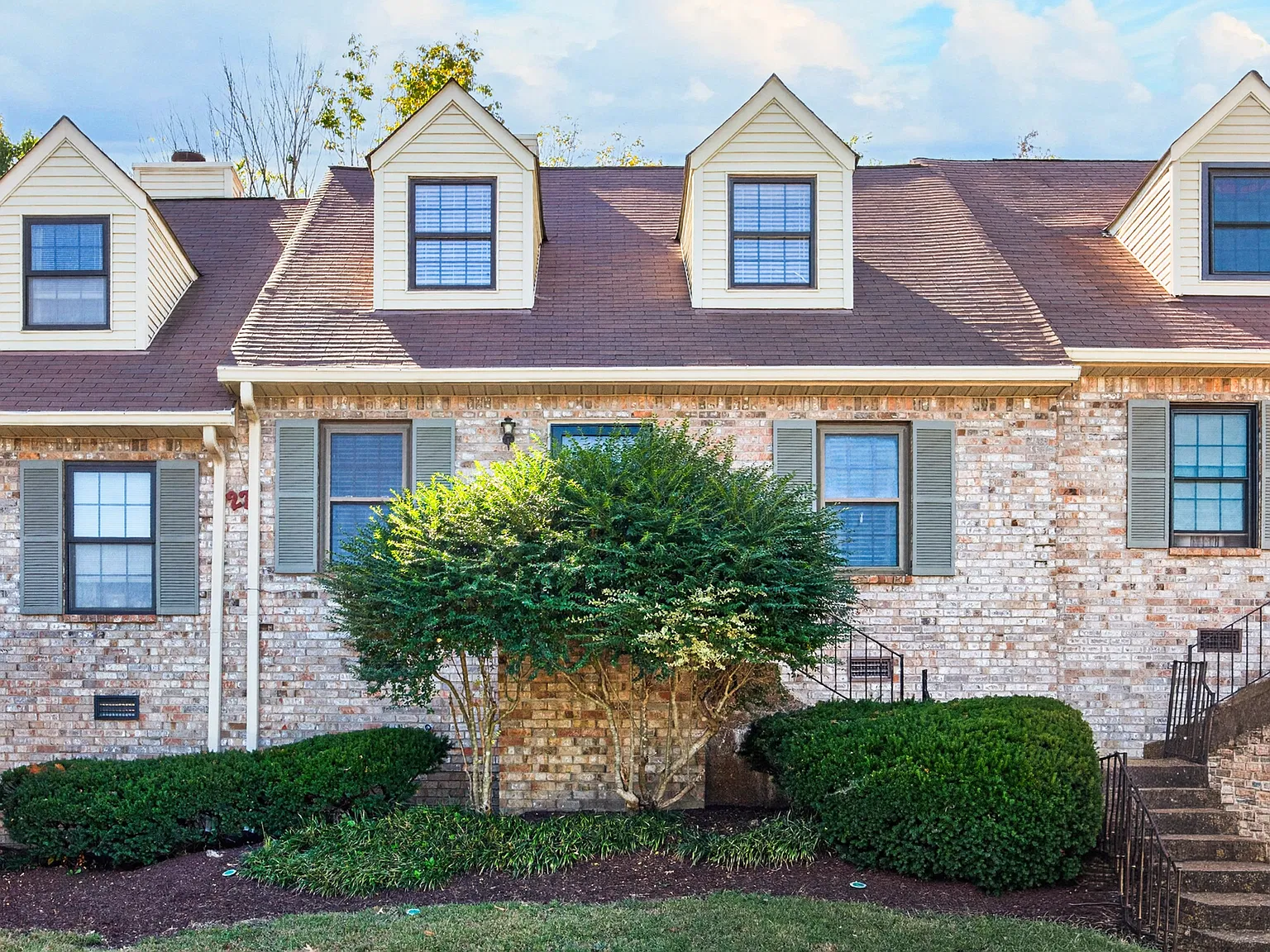319 Deerpoint Drive — Photo 1