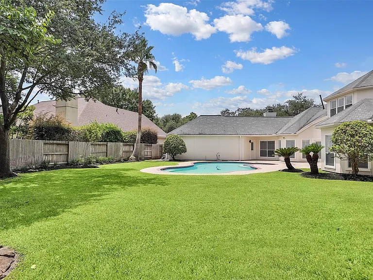 1715 Cottage Landing Ln — Photo 49