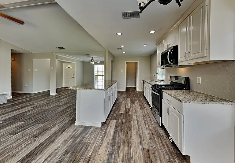 1654 Belltower Dr — Photo 7