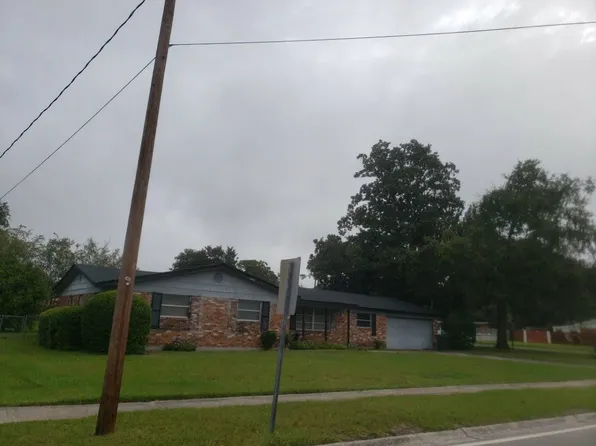 111 Buckingham Pl, Brunswick, GA 31525