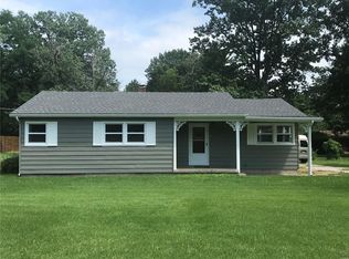 105 Archer Dr, Godfrey, IL 62035