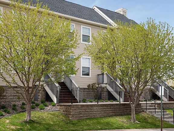 3rd image of 11323 Davenport Cir NE Unit B