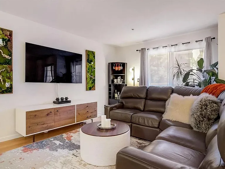 1021 San Luis Cir #613 — Photo 2