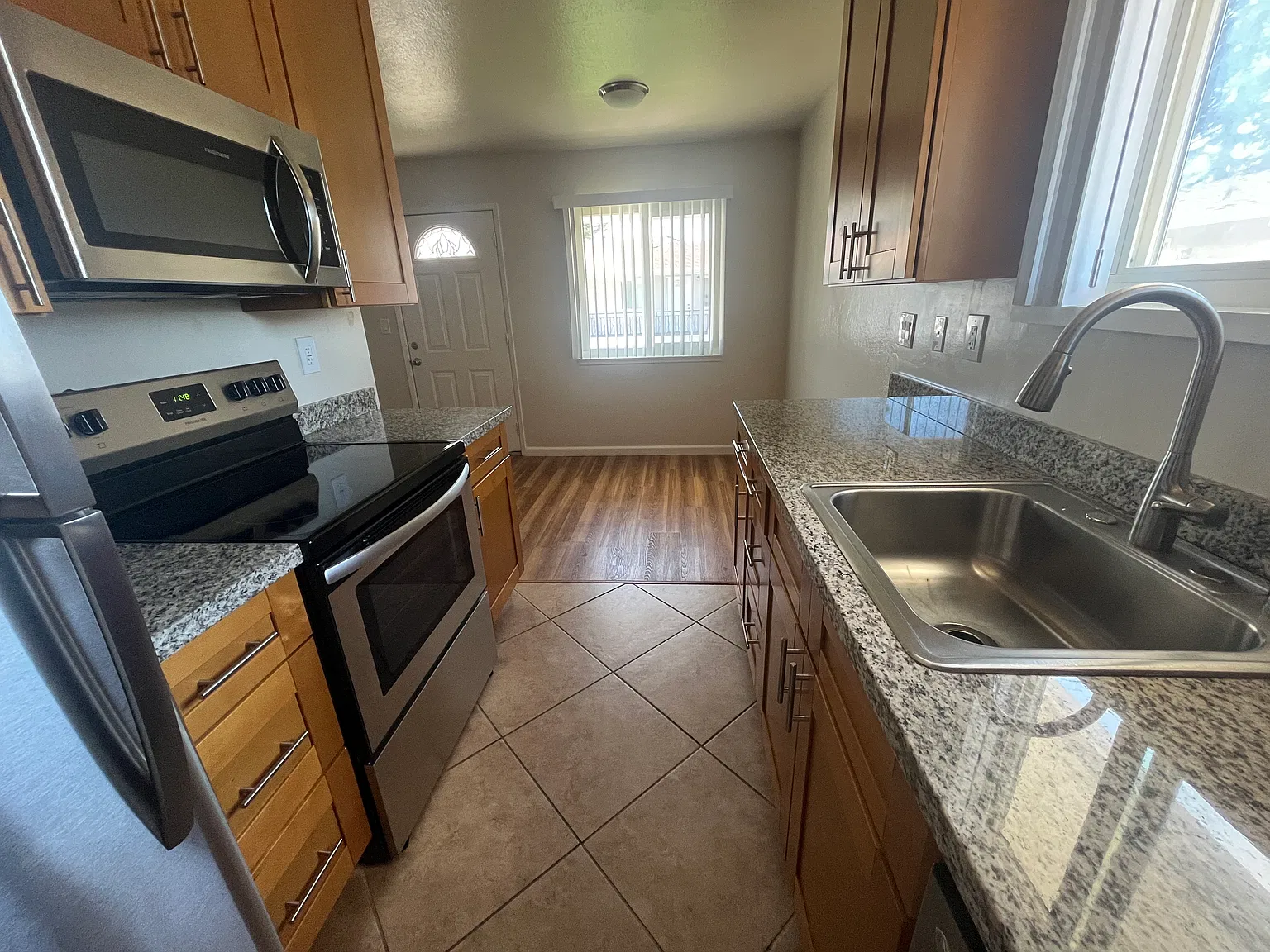 1557 Hudson Street — Photo 2