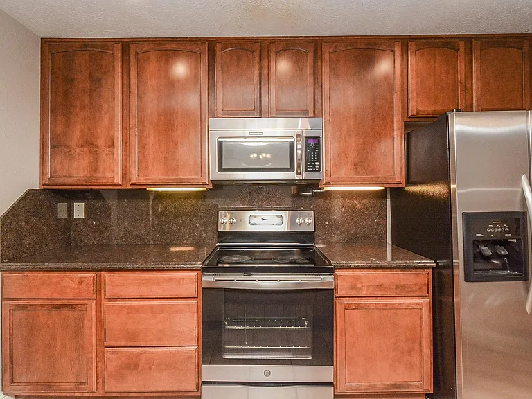 13859 Hollowgreen Dr — Photo 11