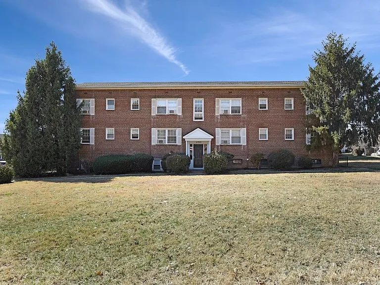 5700 Washington Blvd — Photo 15