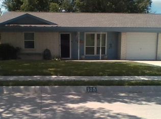 105 High School Dr, Waxahachie, TX