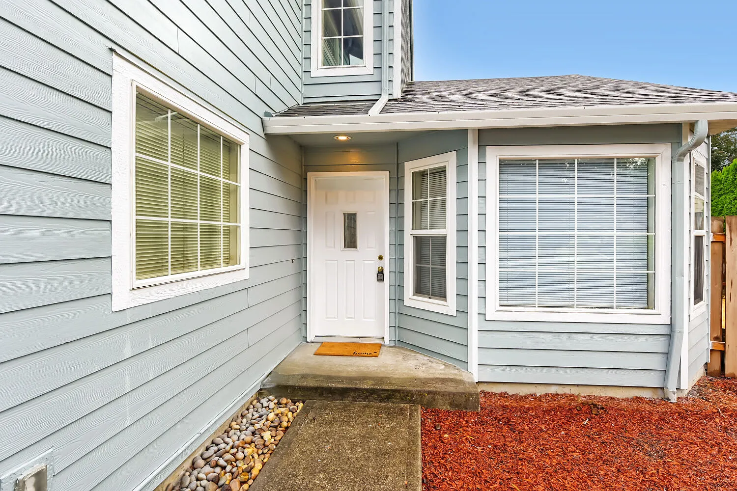 3 bed, 2.5 bath, 1679 sqft, $2,550 — Photo 2