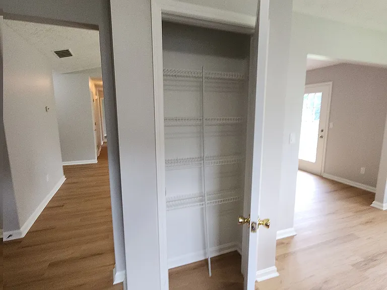 405 Parker Pl — Photo 12