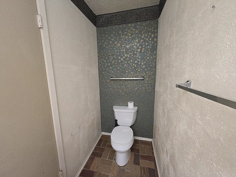 3502 McCormick St — Photo 31