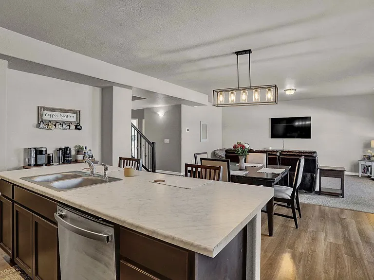 10659 Traders Pkwy — Photo 12