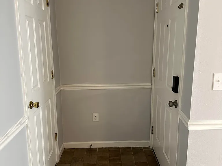 14 Old South Ct #A — Photo 5