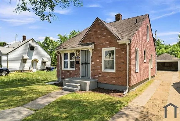 3 bed, 1000 sqft, $1,400 — Photo 2