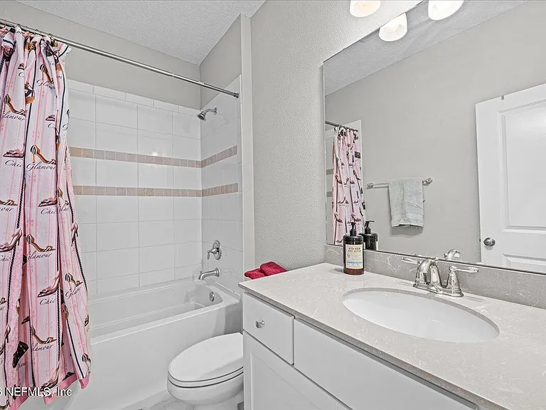 71 Lansing Ct — Photo 39