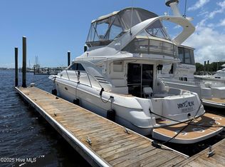 92 Harbour Point Yacht Club, Carolina Beach, NC 28428