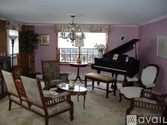 4th image of 35 Evans St #35