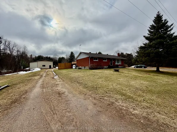2313 B Line Rd, Laurentian Valley, ON K8A 6W8