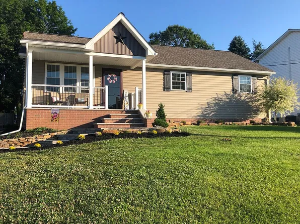 925 Walnut St, Honey Brook, PA 19344