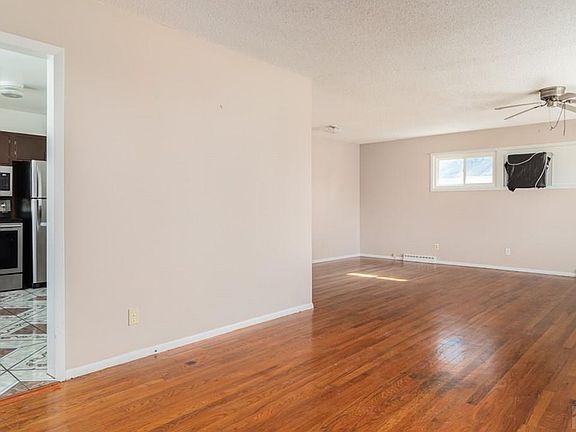 4th image of 16 Macnaughton Rd