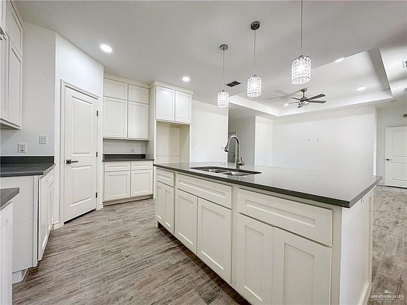 4th image of 17134 Mandarin Ave