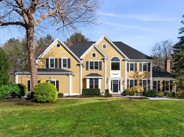 15 Macintyre Dr, North Reading, MA 01864
