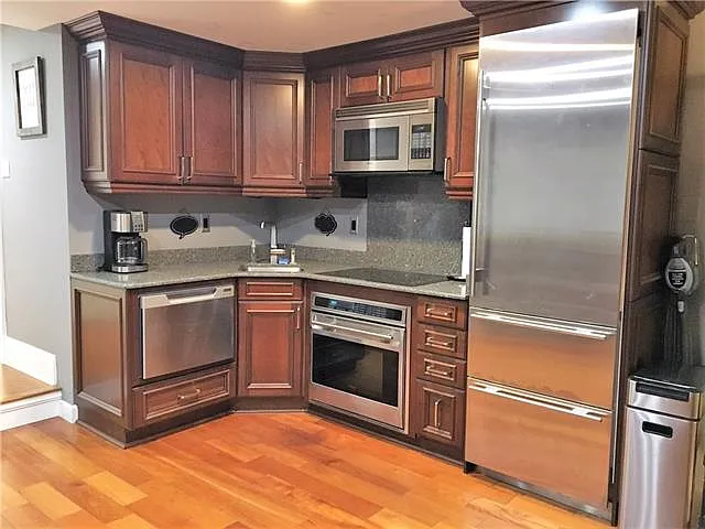 1 bed, 2.0 bath, 817 sqft, $2,000 — Photo 4