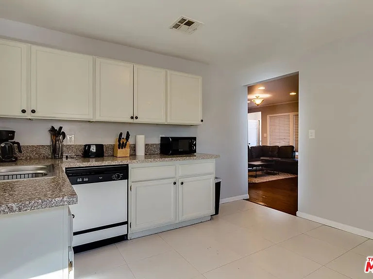 6659 Amigo Ave — Photo 13