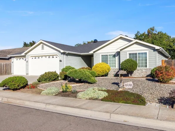 1530 Naples Dr, Central Pt, OR 97502