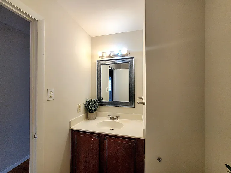 702 W Edmonston Dr — Photo 26