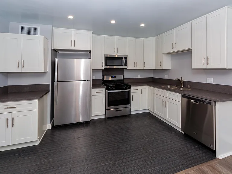 905 E Garfield Ave #14 — Photo 5
