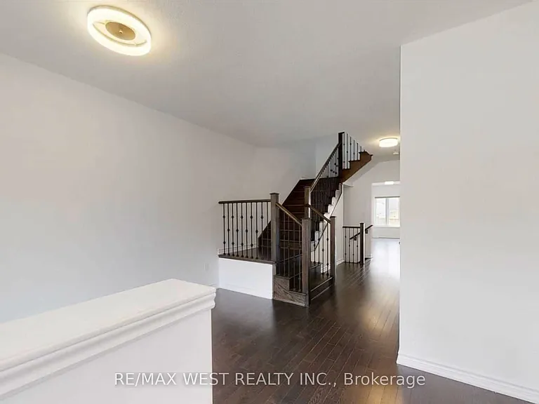 26 Hines St — Photo 2