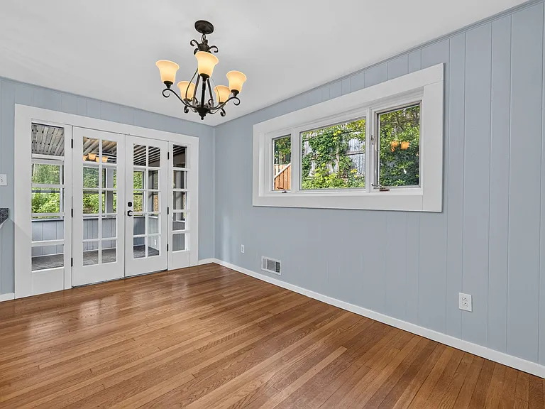 3604 Husted Dr — Photo 6