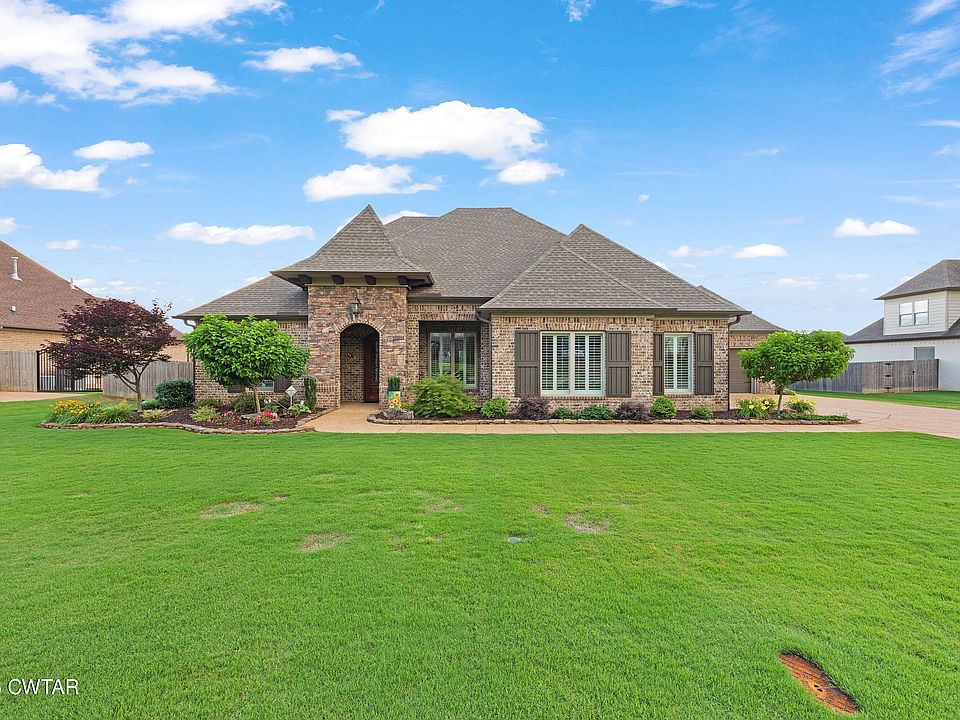 1st image of 34 Cheddleton Dr