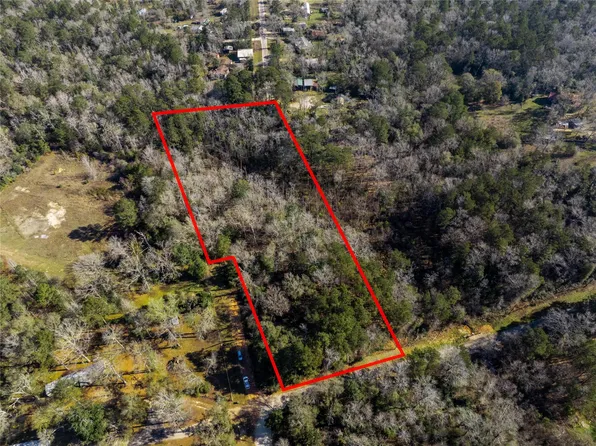 High Creek Ln, Willis, TX 77378