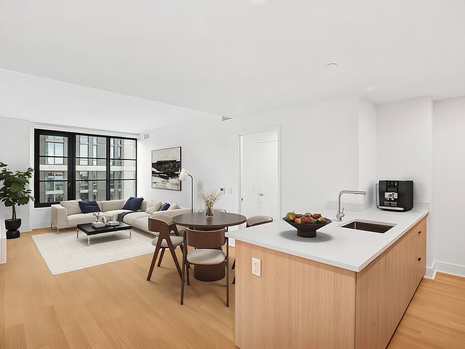1st image of 499 President St #619