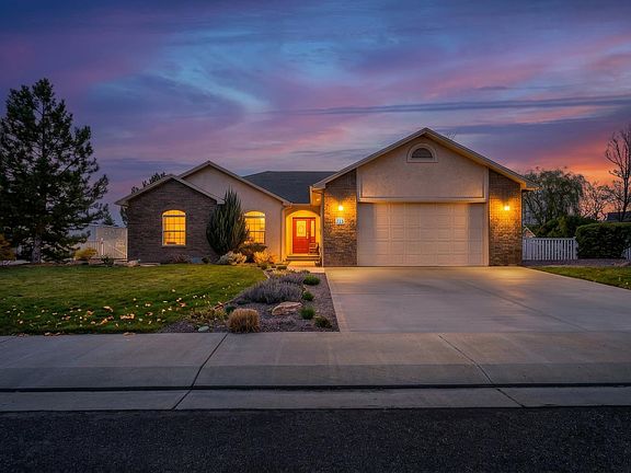 2nd image of 715 Lochwood Way