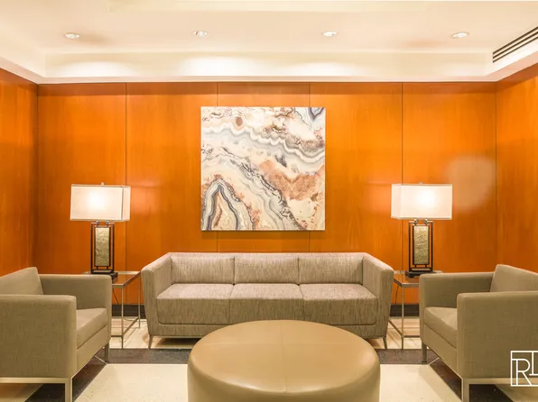 10 West 15th Street image 10 of 11