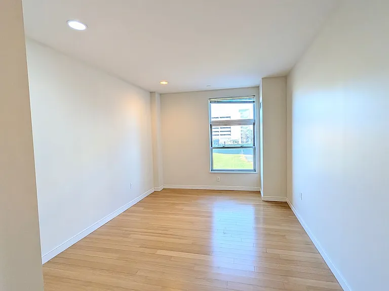 606 Albany St #102 — Photo 3