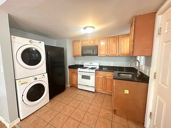 5th image of 46 Cork St #1