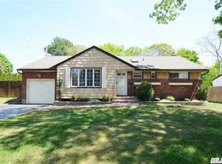 6 Larry Dr, Commack, NY 11725