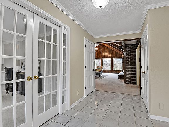 3rd image of 17885 Rosewood St
