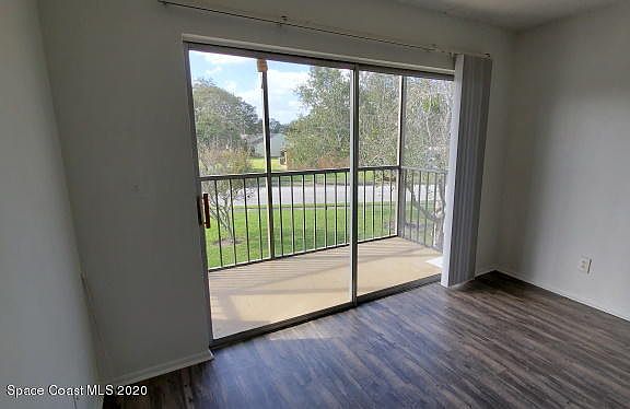 4th image of 3001 Thrush Dr APT 220
