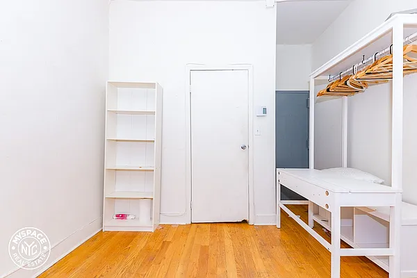 Rented by MySpaceNYC | media 16