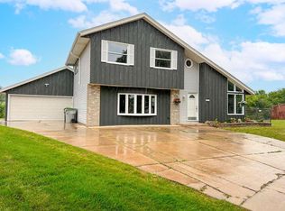 6959 N 80th Ct, Milwaukee, WI 53223