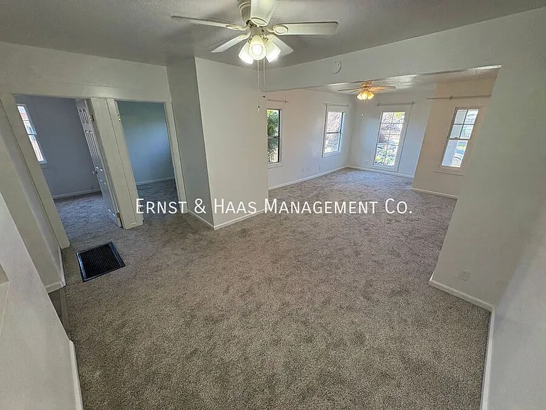 926 Newport Ave — Photo 6