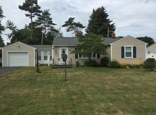 77 Valley Crest Rd, Rochester, NY 14616