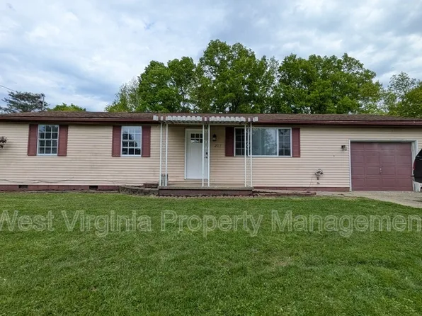 277 Wood St, Davisville, WV 26142